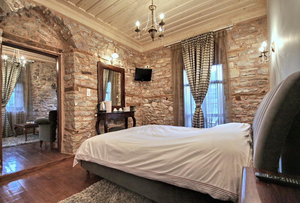 Archontiko Hotel Andritsaina Exterior photo